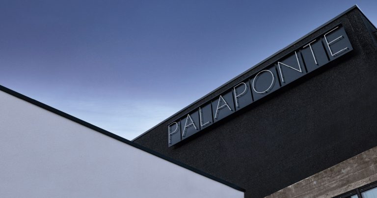 Centro Sportivo PalaPonte, Neon LED (Ponte San Pietro, 2021).