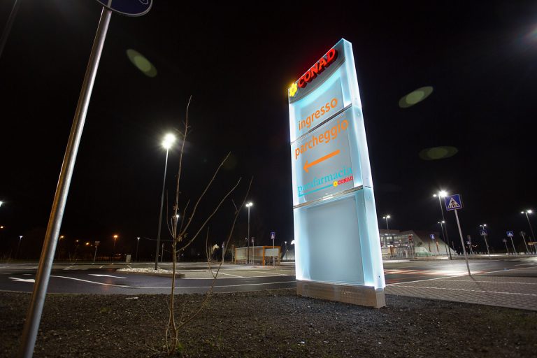 Conad, Totem (Iseo, 2018).