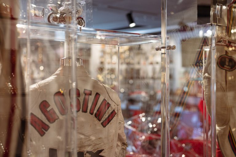 Museo Giacomo Agostini, Teche in plexiglass (2019).