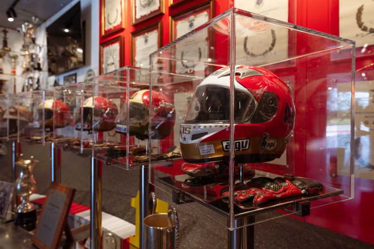 Museo Giacomo Agostini, Teche in plexiglass (2019).